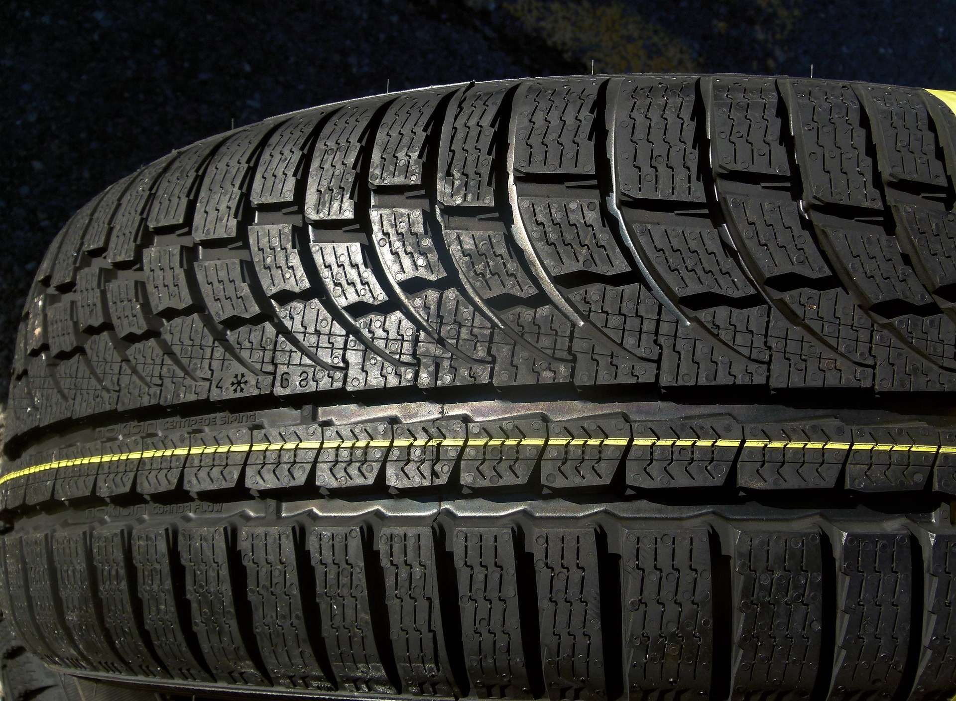 Identifying the Signs of Worn or Damaged Tyres